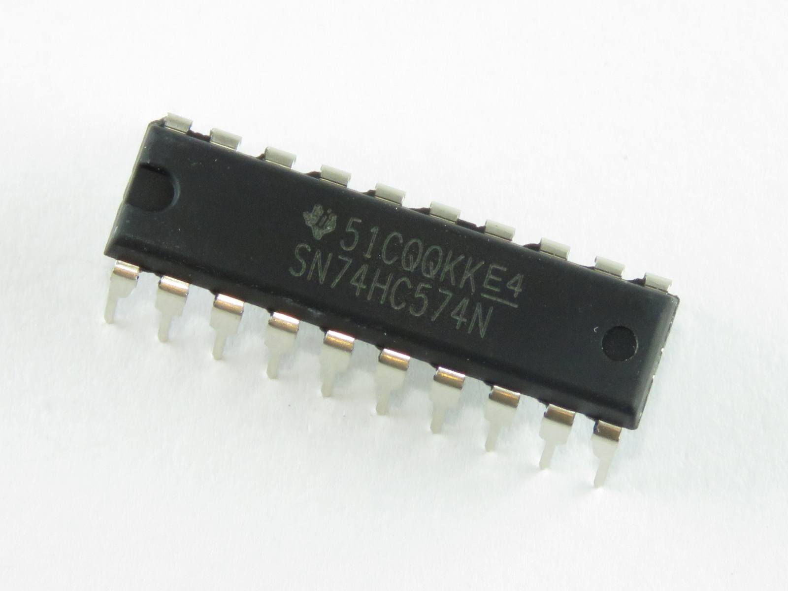 Circuit intégré logique 74HC574