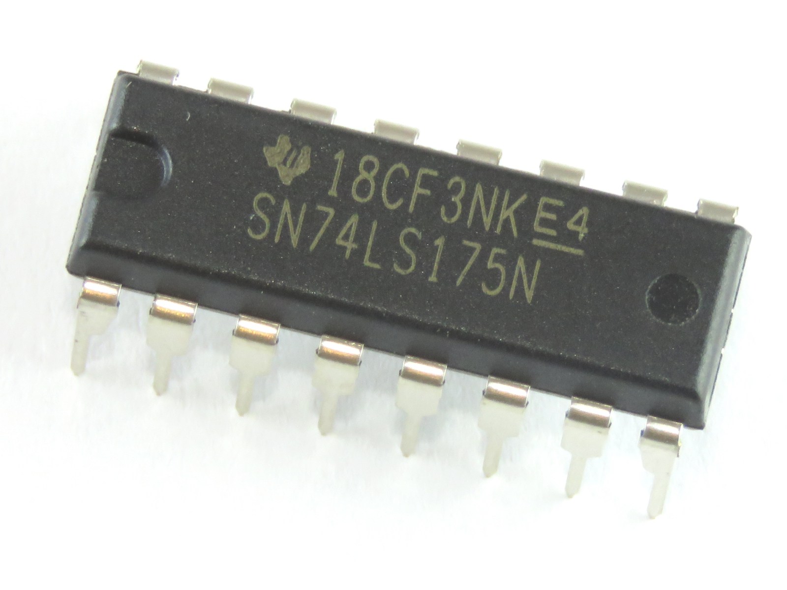 Circuit intégré logique 74LS175