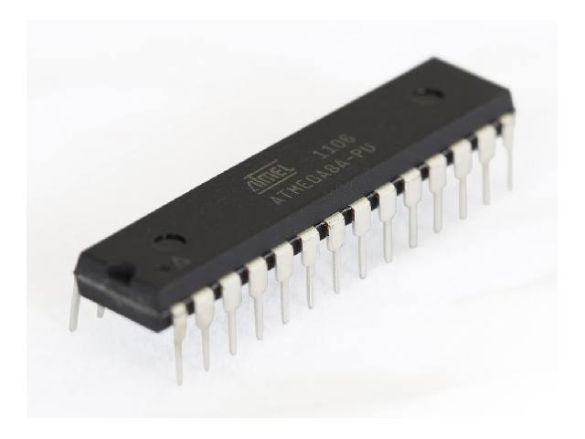 Circuit intégré microcontrôleur ATMEGA8A-PU