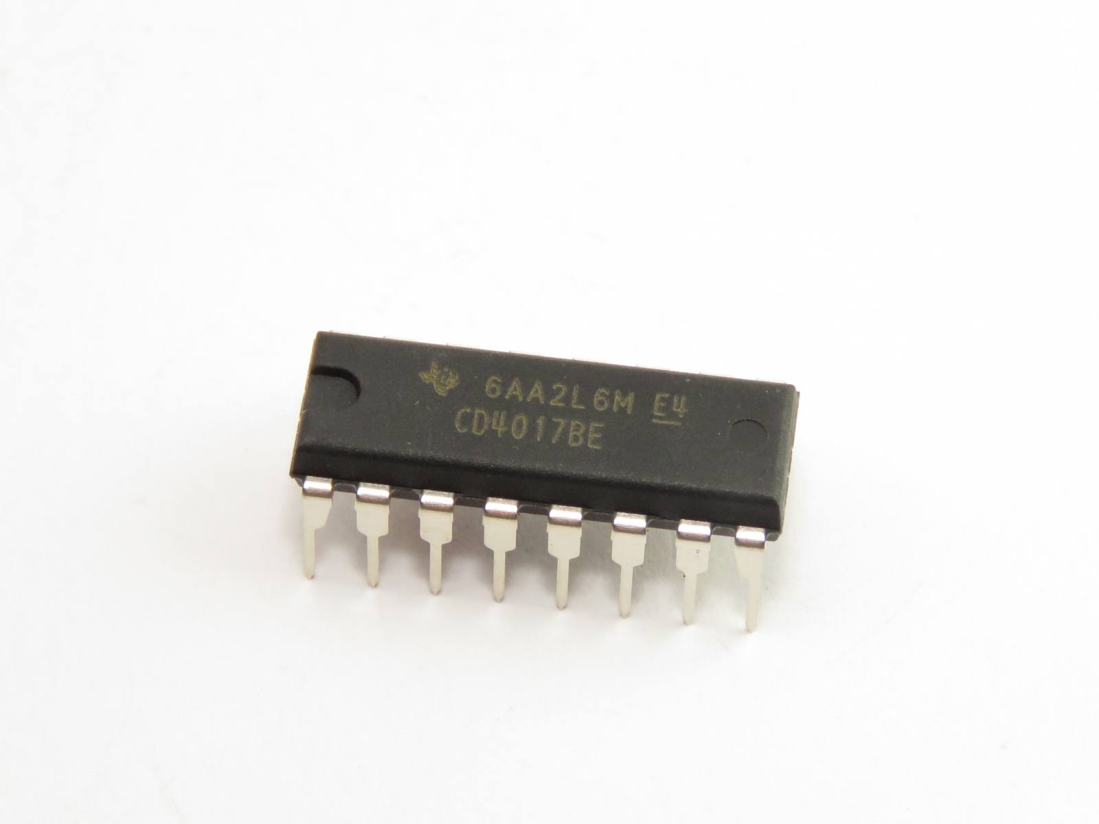 Circuit intégré logique CD4017BE