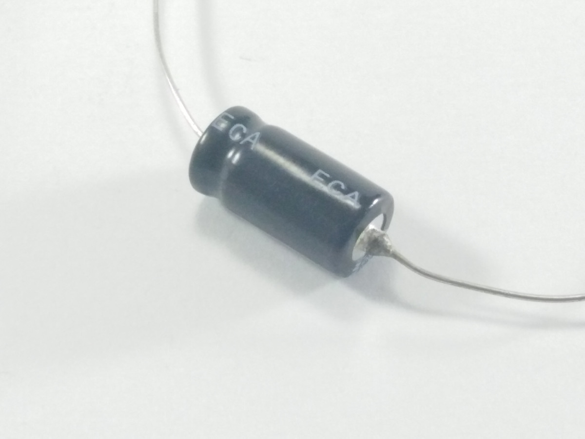 Condensateur chimique 100uF 50V CEL100UF50V (image 2/3)