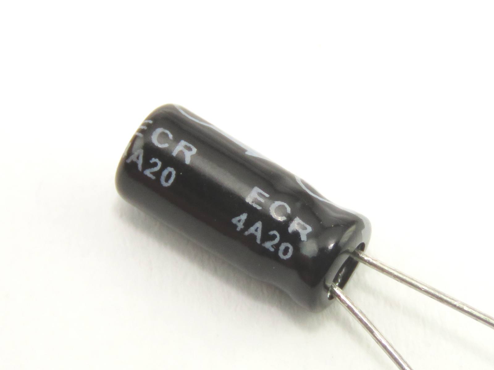 Condensateur chimique 10uF 35V CEL10UF35V-C (image 2/3)