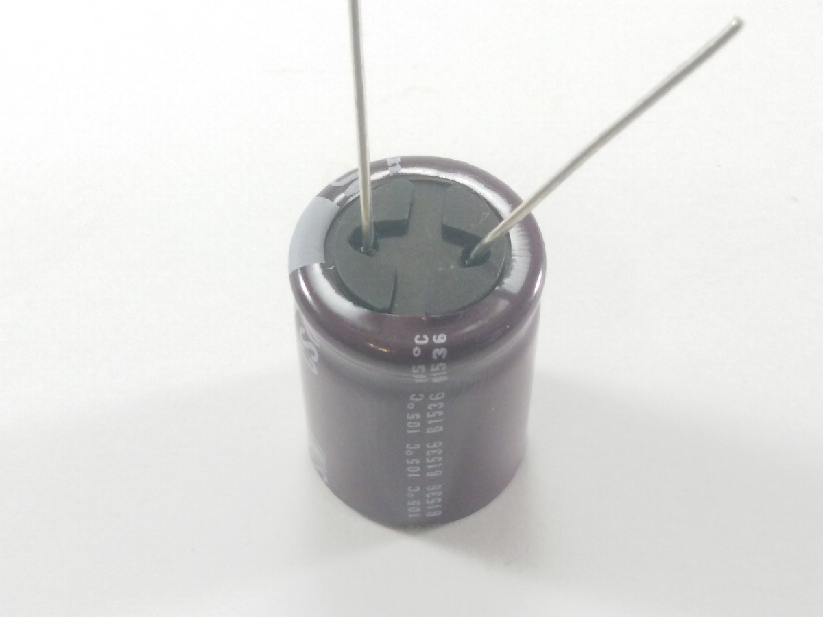 Condensateur chimique 150uF 250V CEL150UF250V (image 3/4)