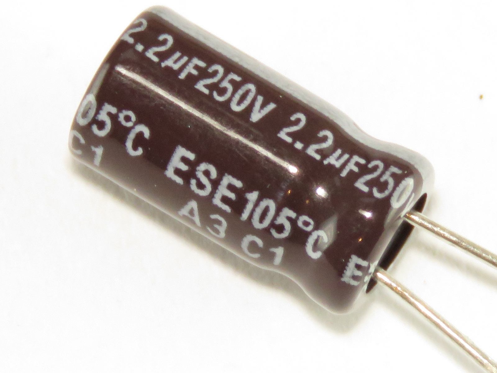 Condensateur chimique 2.2uF 250V CEL2-2UF250V-B