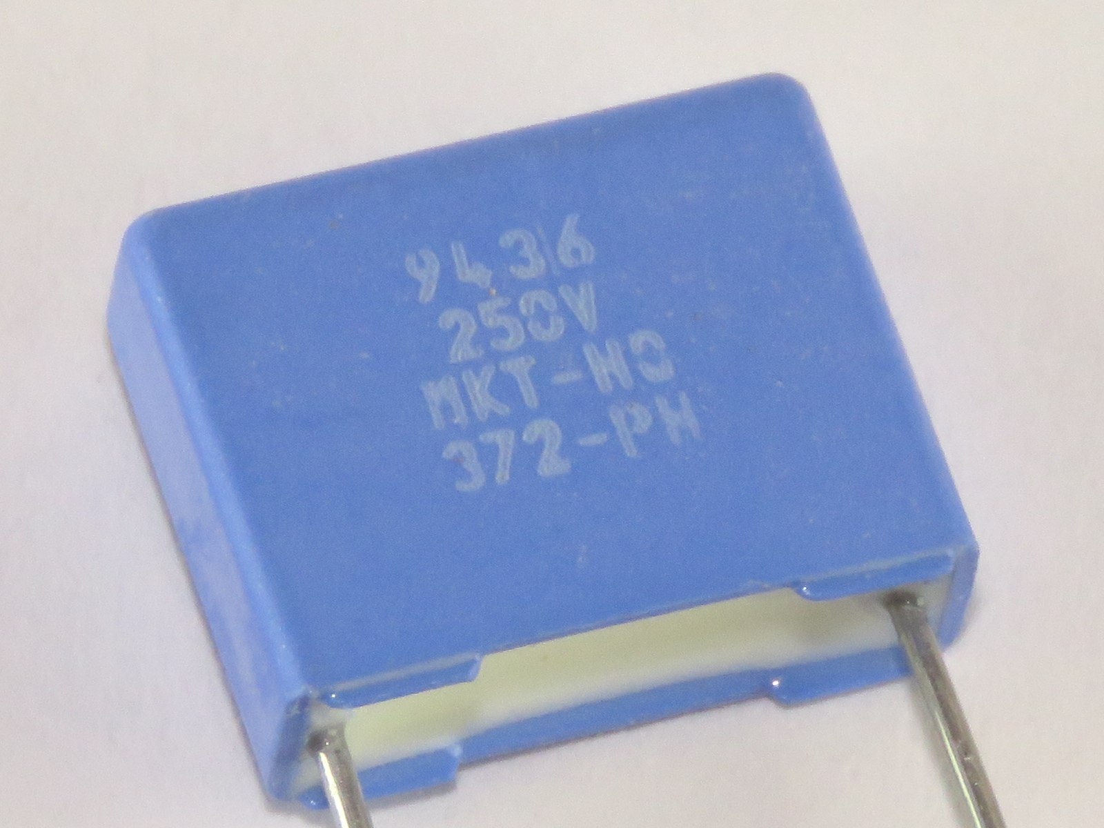 Condensateur 100nF 250V CMKT100NF250V-C