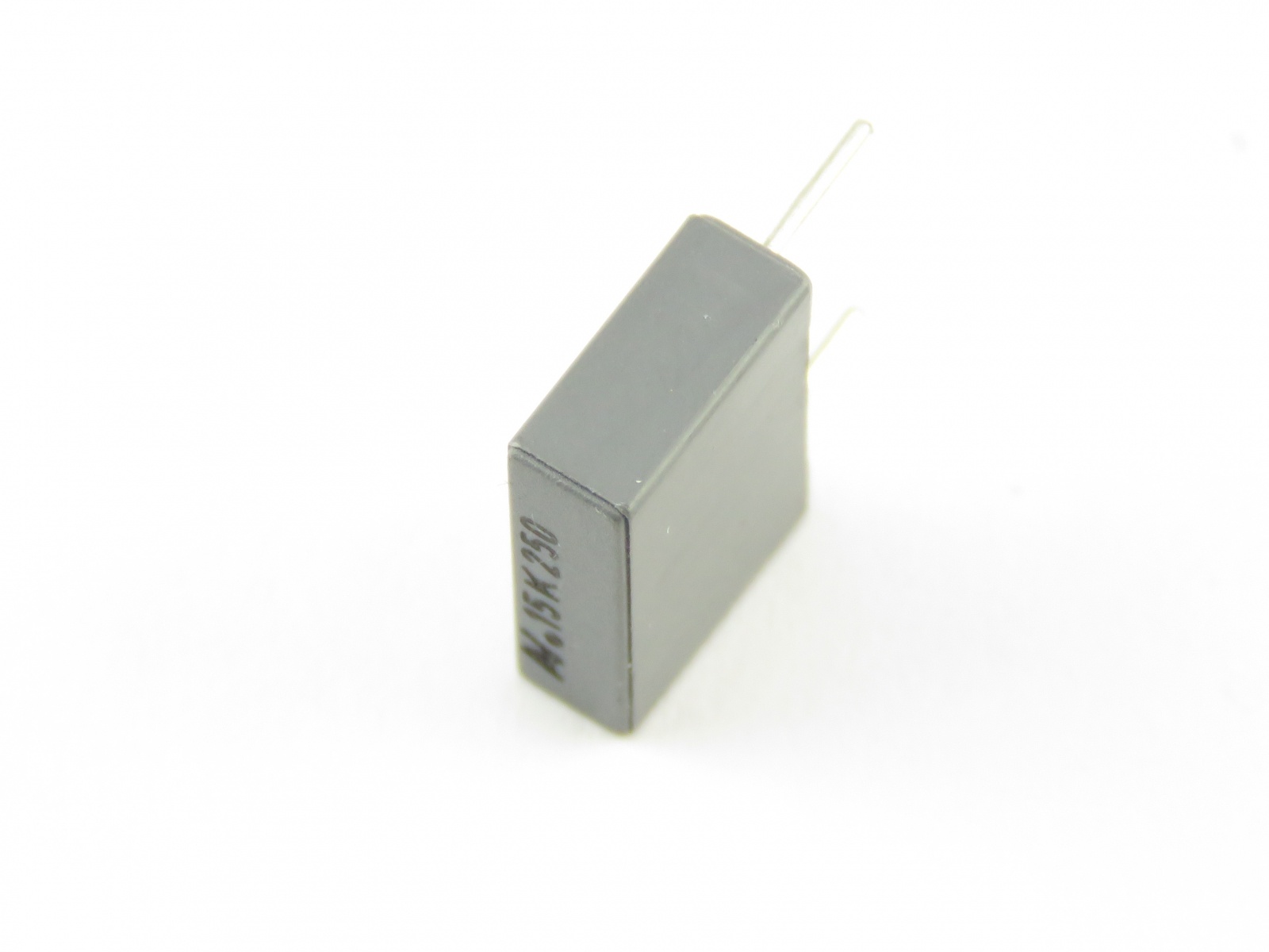 Condensateur 150nF 250V CMKT150NF250V-B (image 3/3)