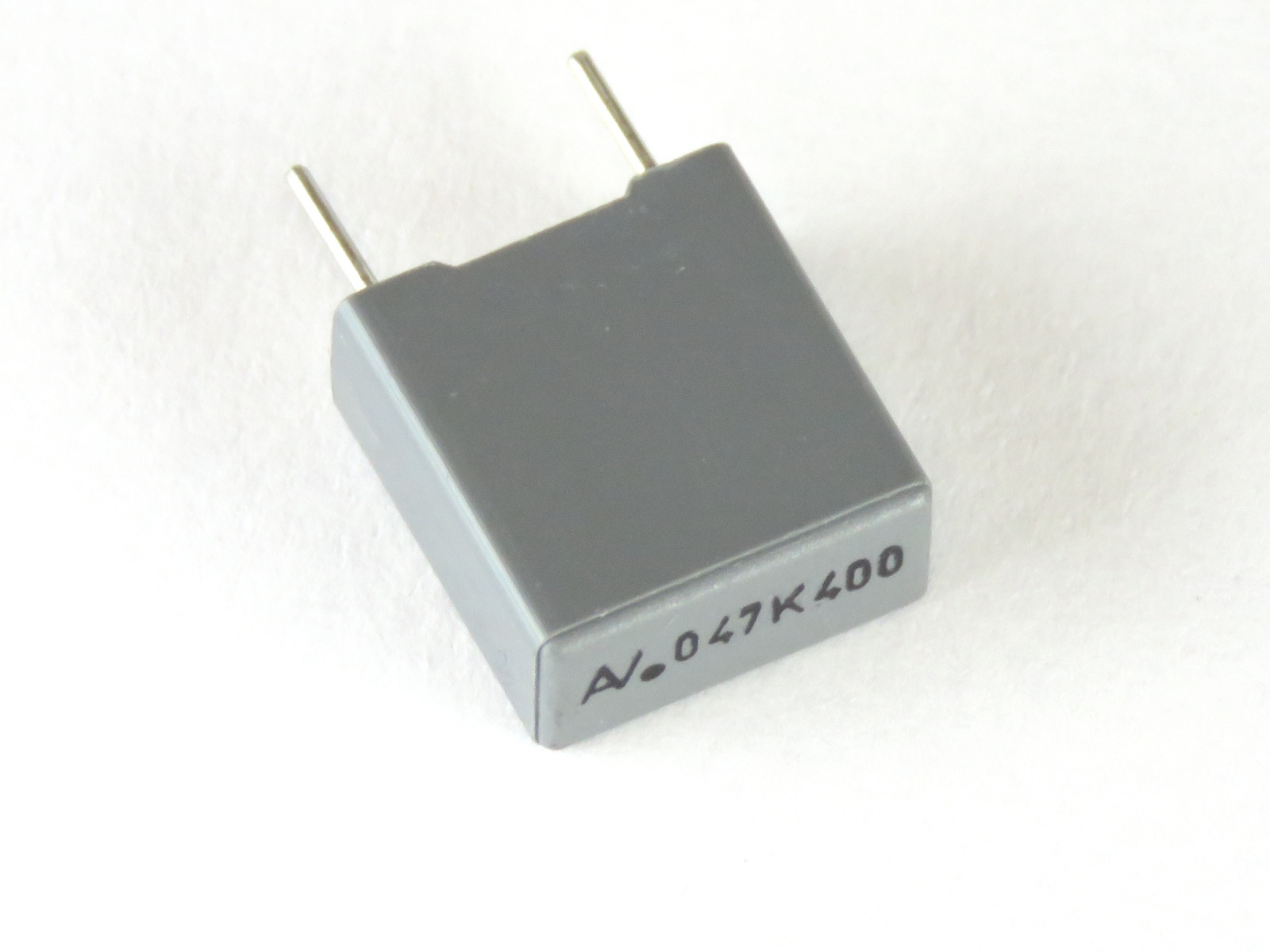 Condensateur 47nF 400V CMKT47NF400V (image 2/2)