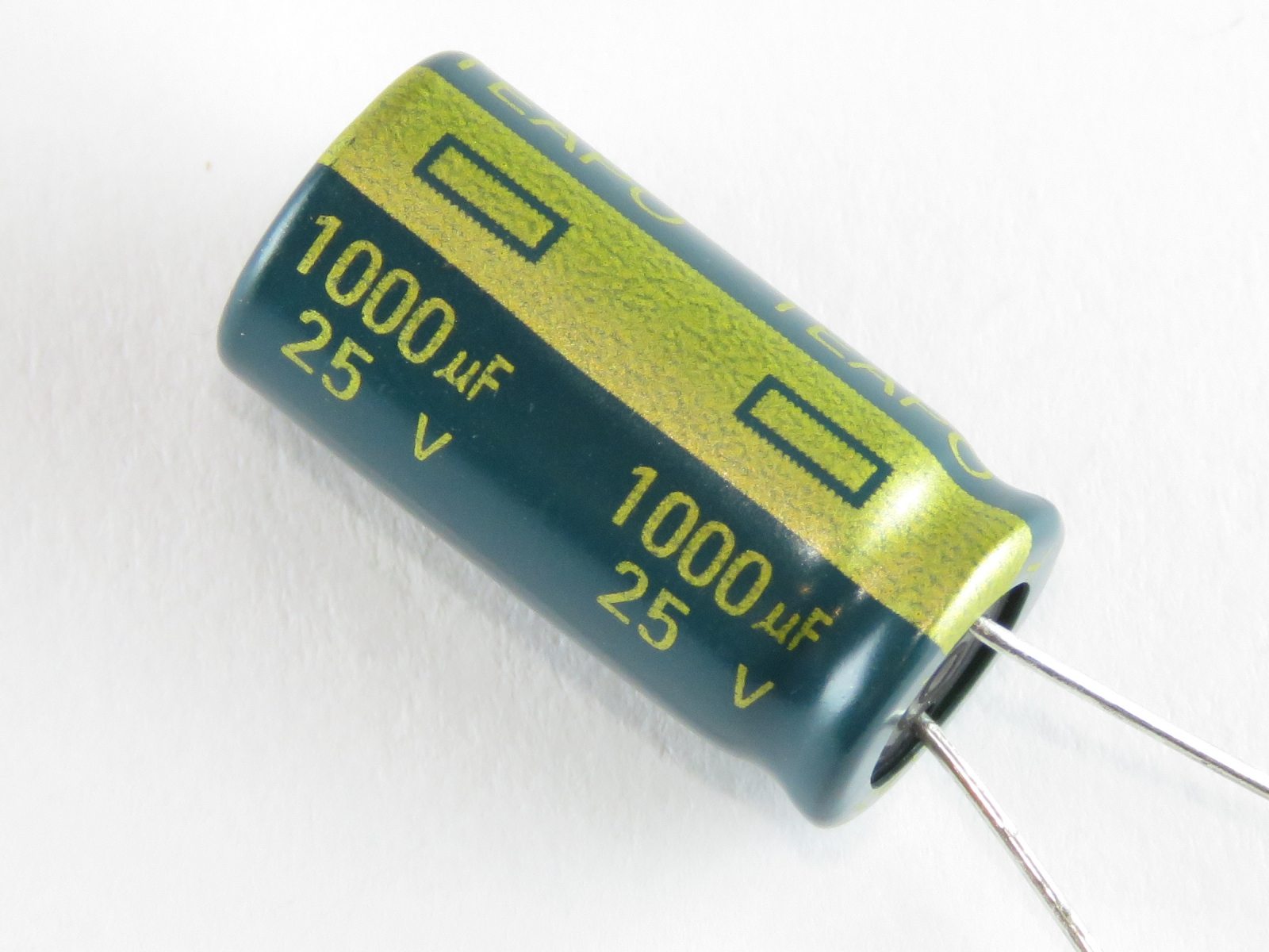 Condensateur chimique 1000uF 25V DSC108M025S1ACH20K