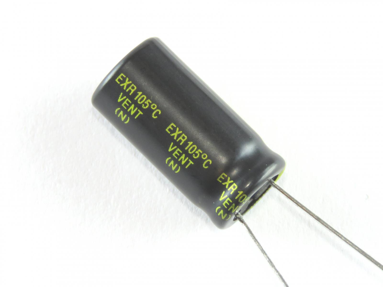 Condensateur chimique 2200uF 10V DSC228M010S1ACH25K (image 2/3)