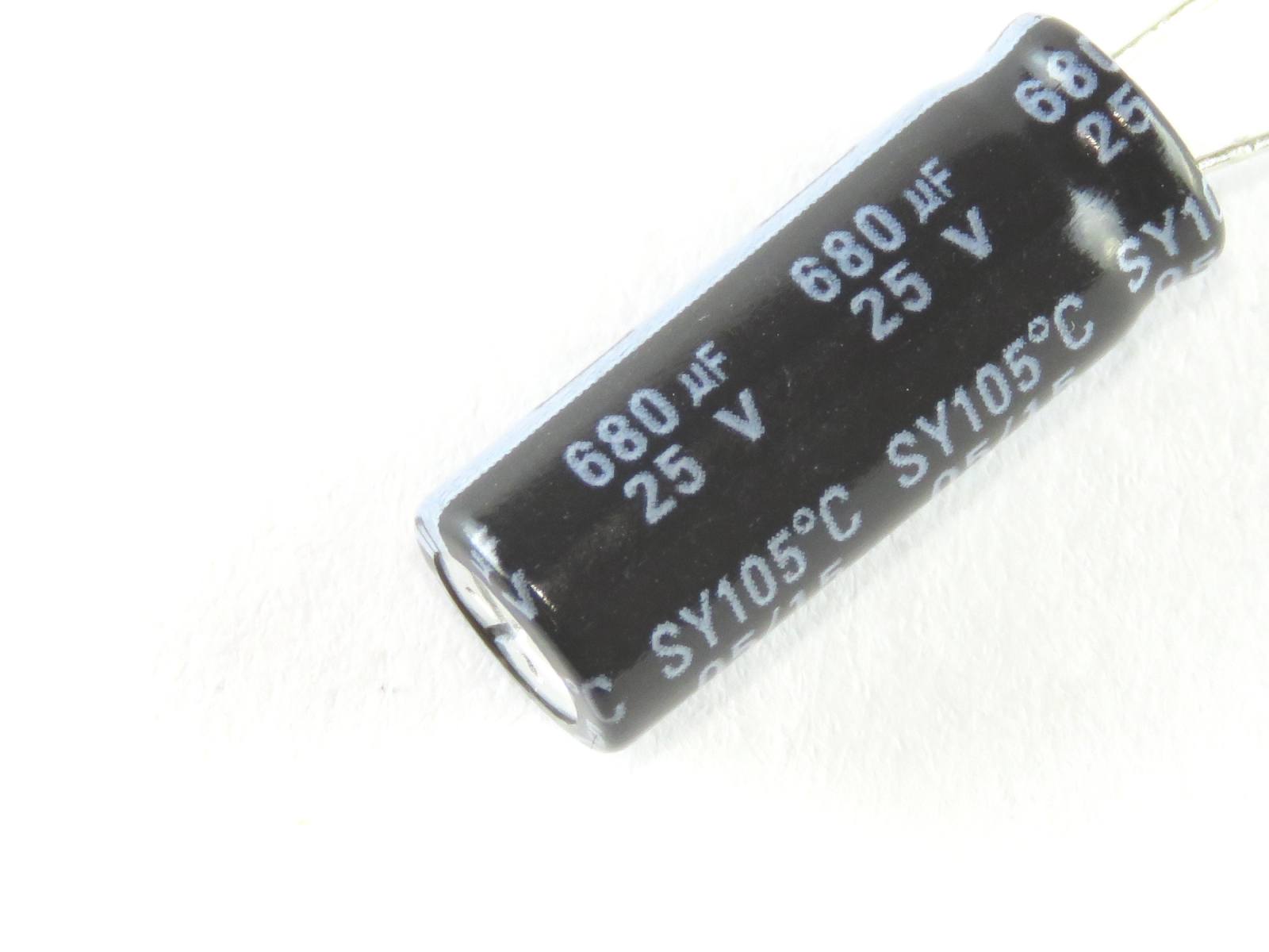 Condensateur 680uF 25V DSY687M025S1A5G20K (image 2/2)