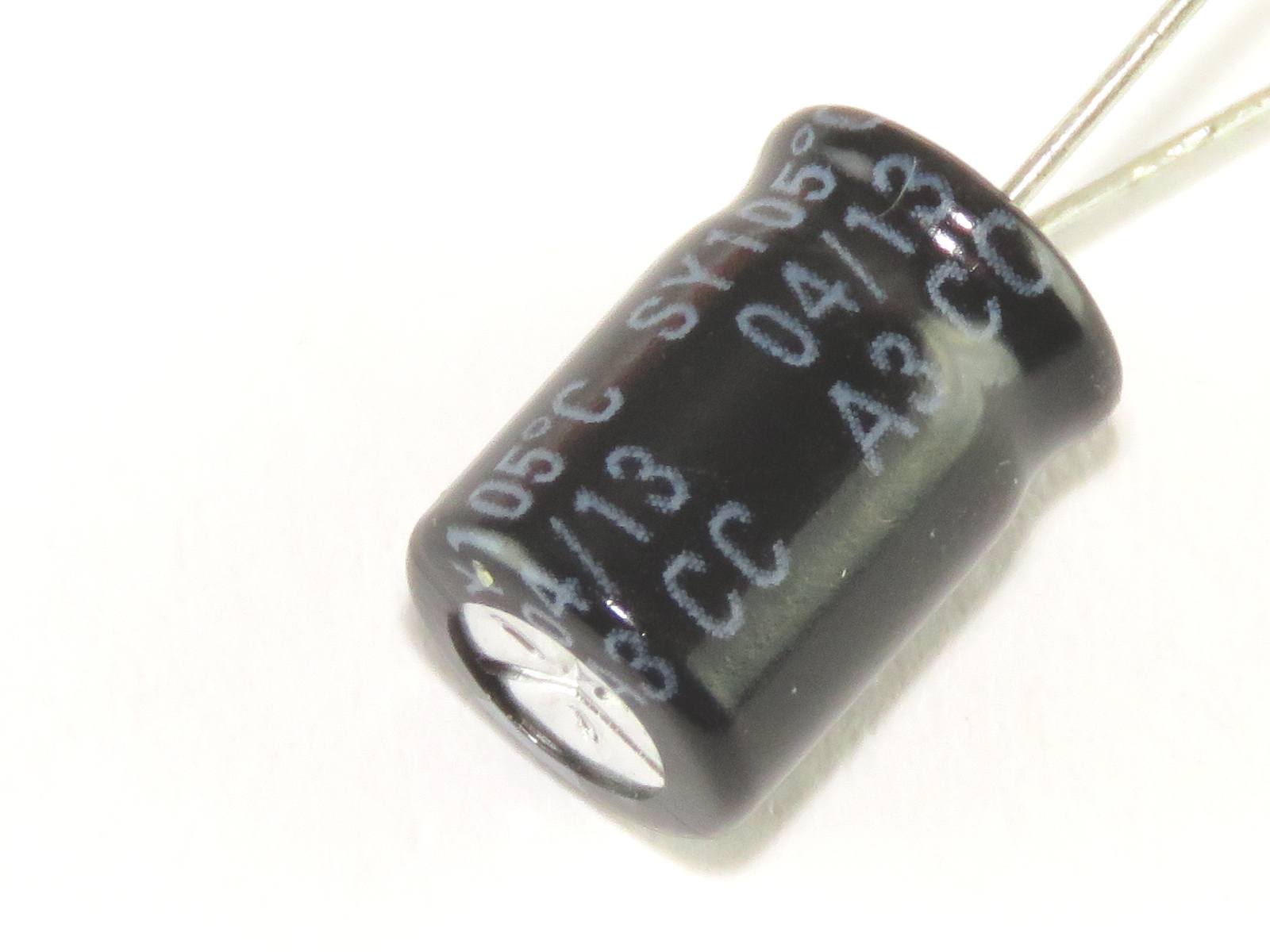 Condensateur chimique 680uF 6.3V DSY687M6R3S1A5G11K (image 3/3)