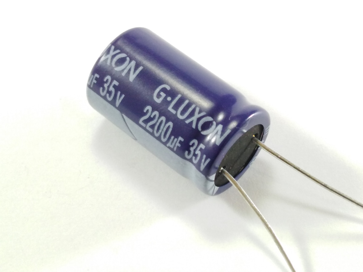 Condensateur chimique 2200uF 35V EGR228M035S1A1M250