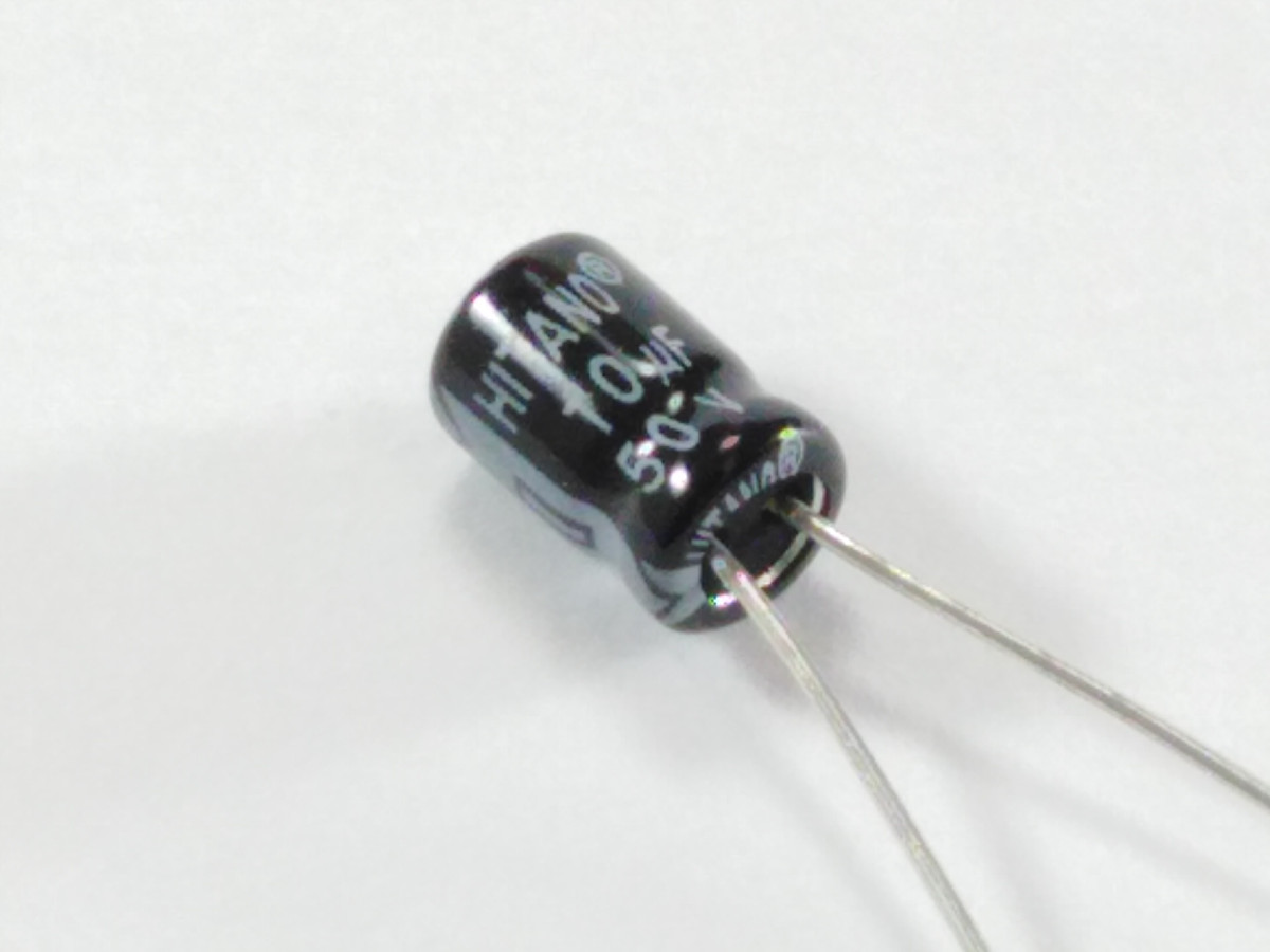 Condensateur 10uF 50V ELC10UF50P-105-5X7-H (image 3/4)