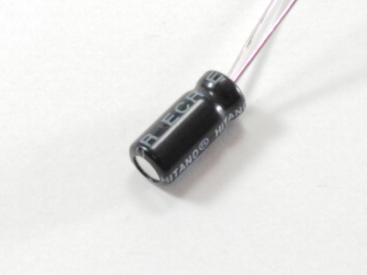 Condensateur 1uF 50V ELC1UF50P-H (image 2/2)