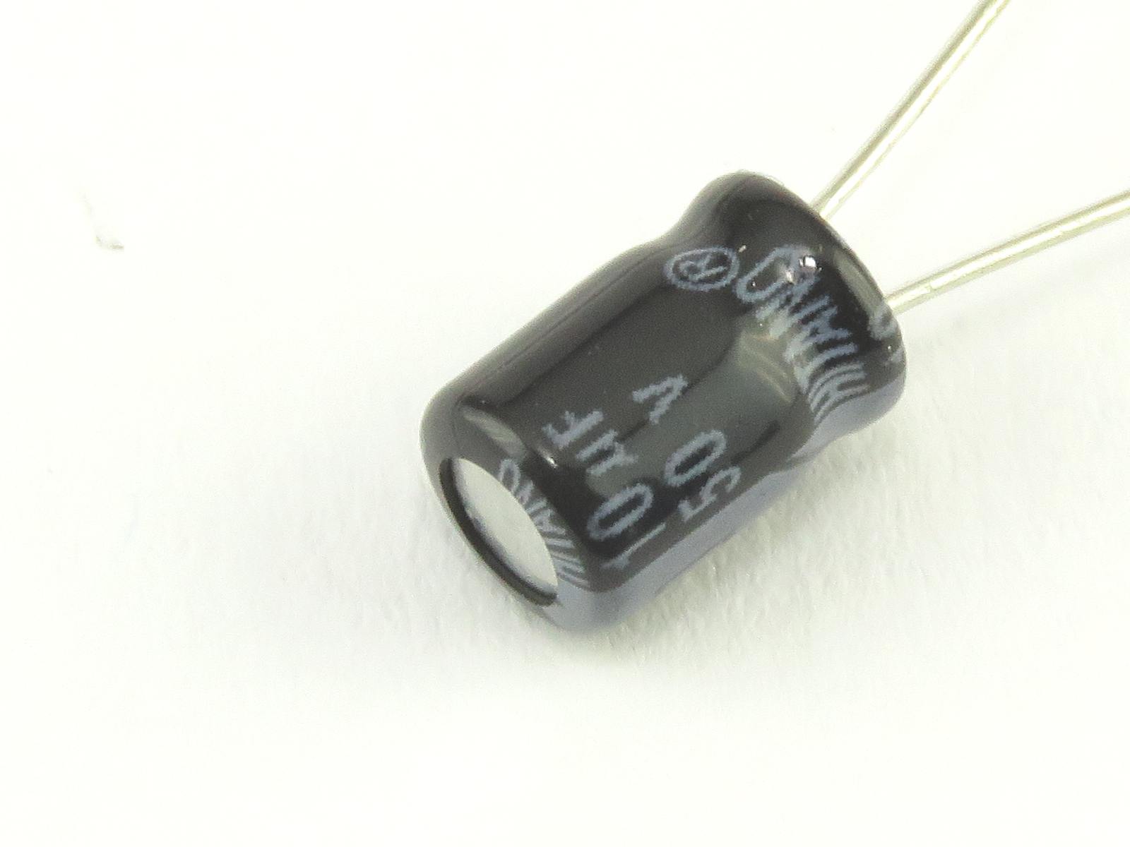 Condensateur chimique 10uF 50V ESS106M050S1A5C070 (image 3/3)