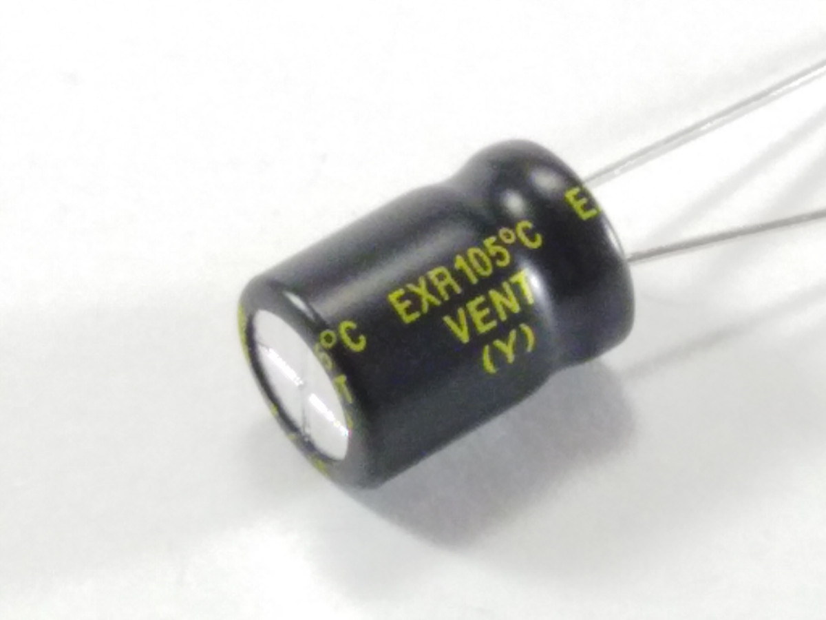 Condensateur 47uF 63V EXR470M63B (image 2/2)