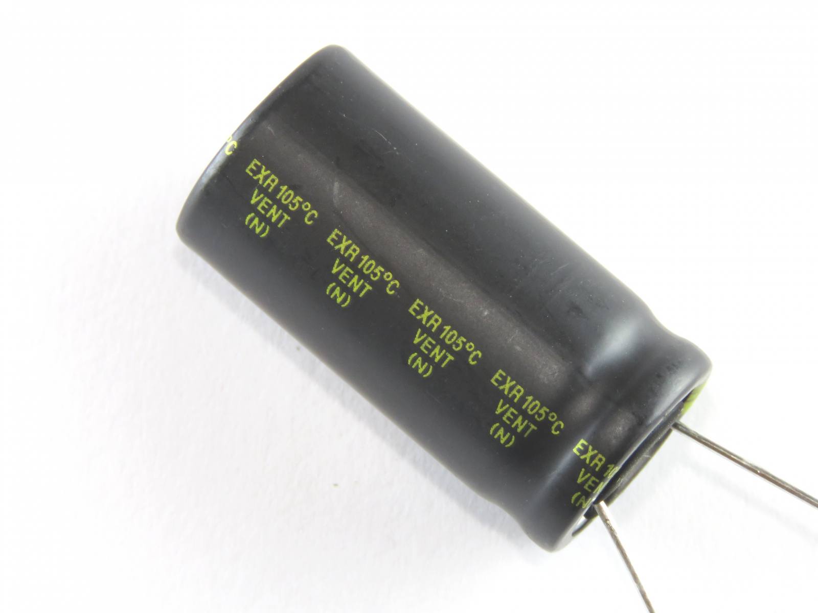 Condensateur 68uf 450V EXR680M2WB (image 2/3)
