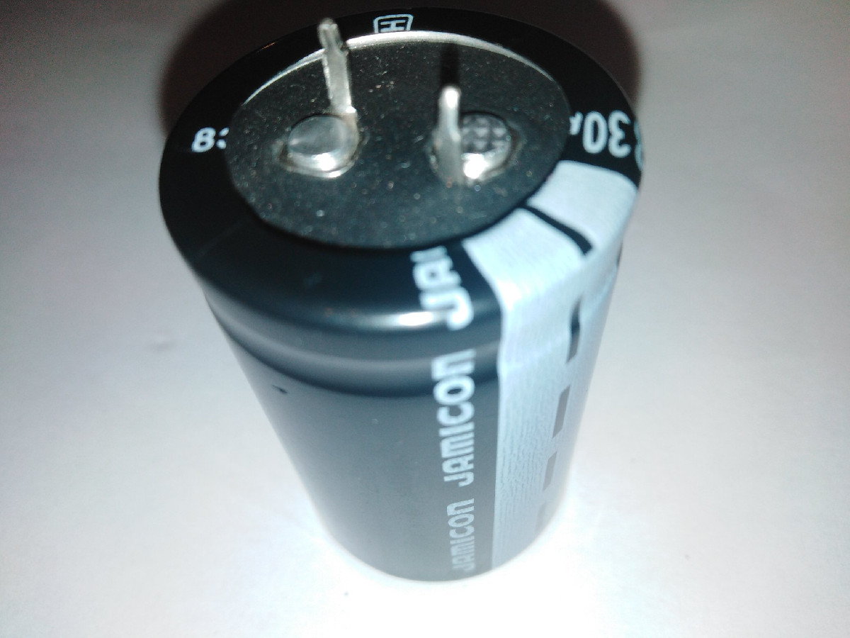 Condensateur 330uF 400V HE2G337M30040HA (image 4/5)