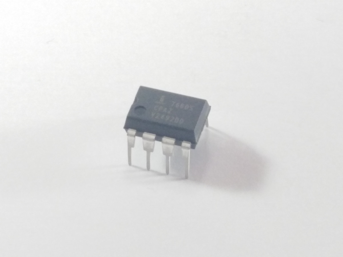 Circuit convertisseur DC-DC ICL7660SCPA (image 2/2)
