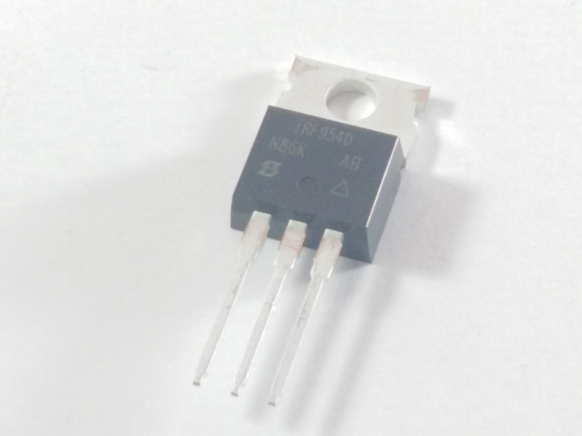 Transistor IRF9540 (image 2/2)
