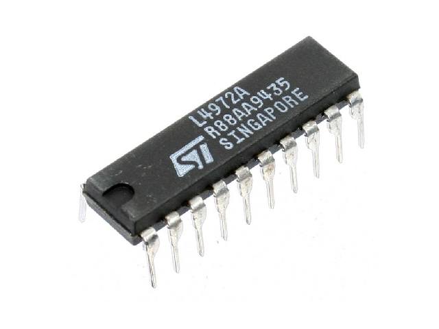 Circuit régulateur de tension à découpage L4972A