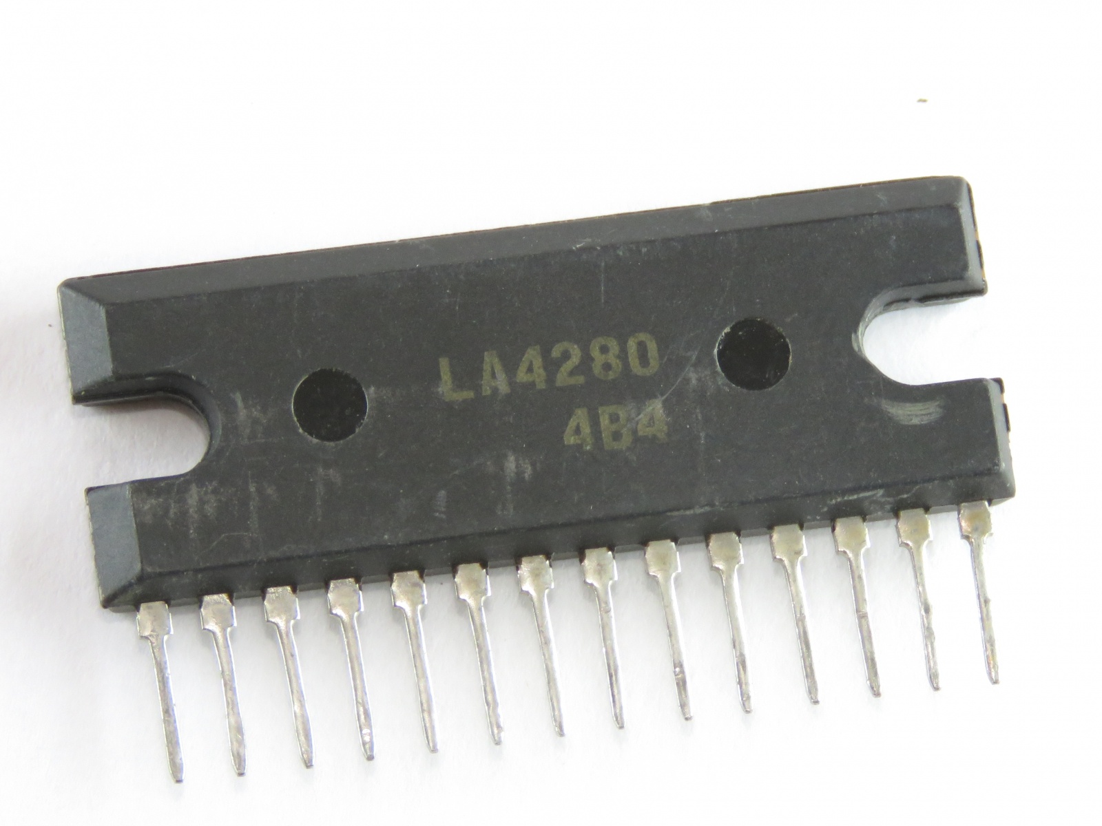 Circuit intégré LA4280