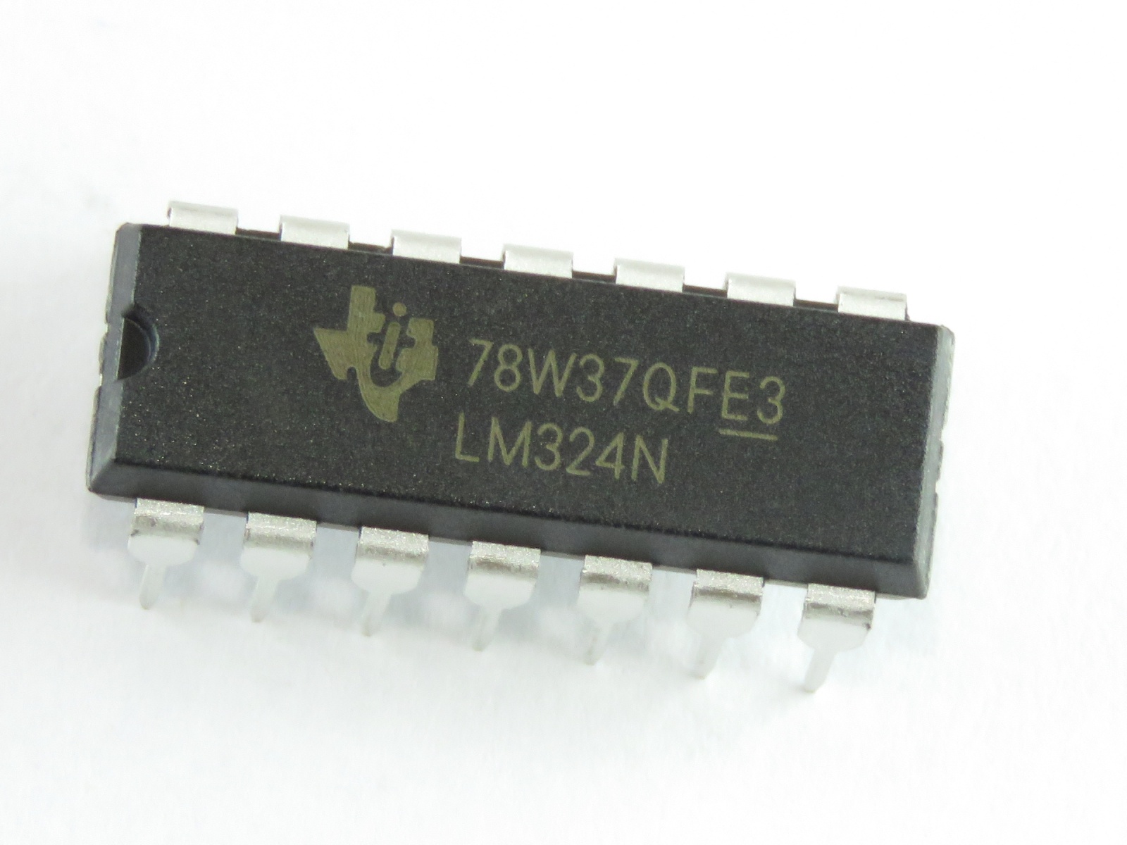 Circuit amplificateur opérationnel LM324N