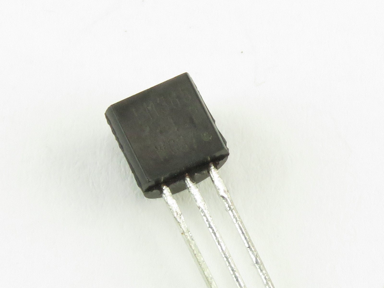 Circuit référence de tension LM385Z-1-2