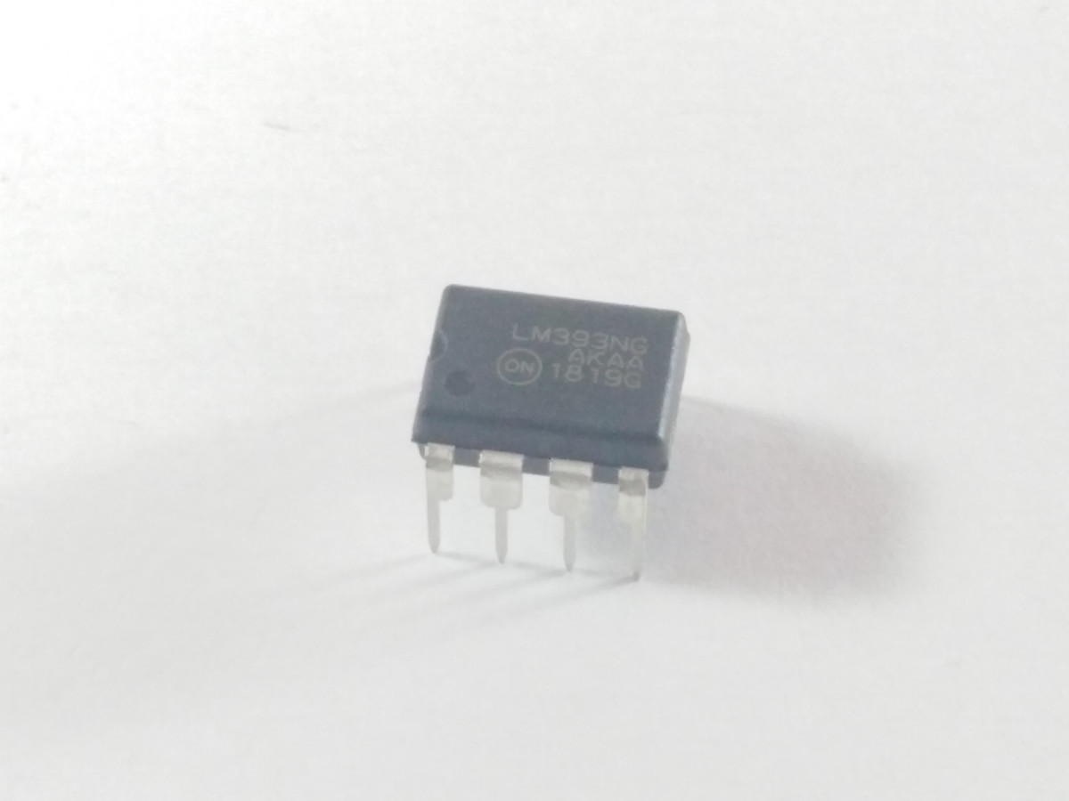 Circuit comparateur de tension LM393N