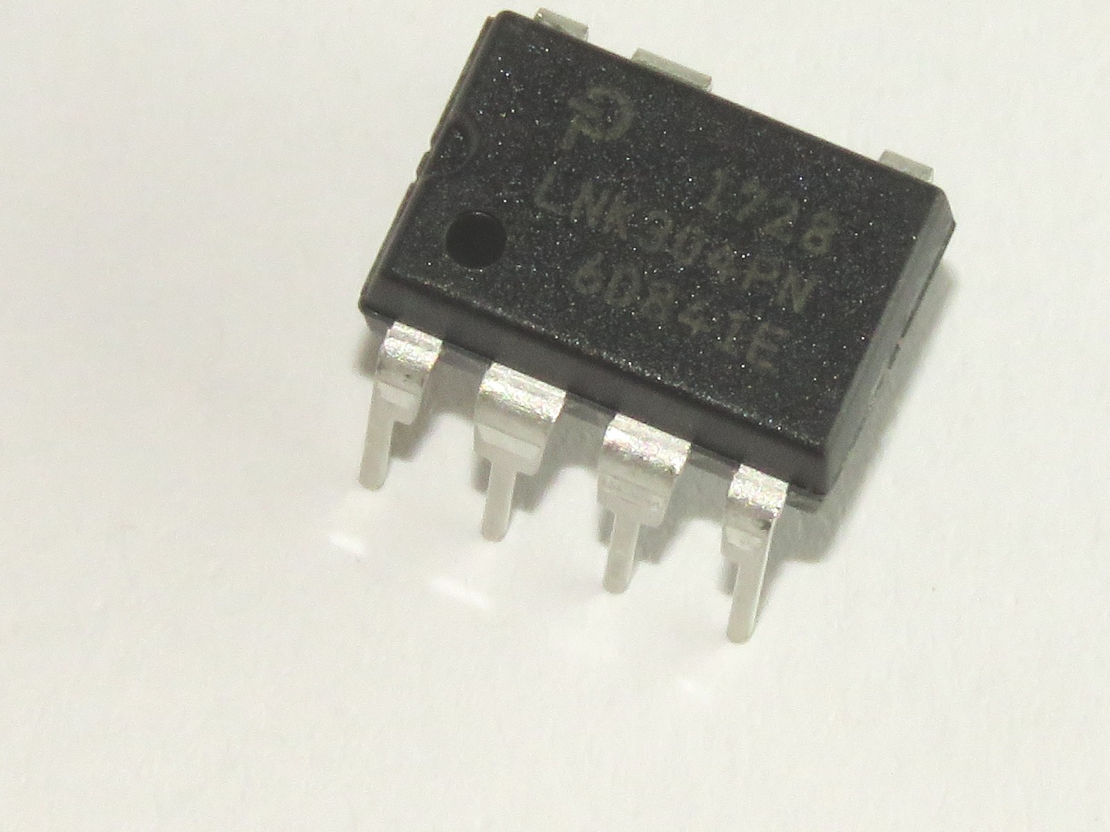 Circuit intégré LNK304PN
