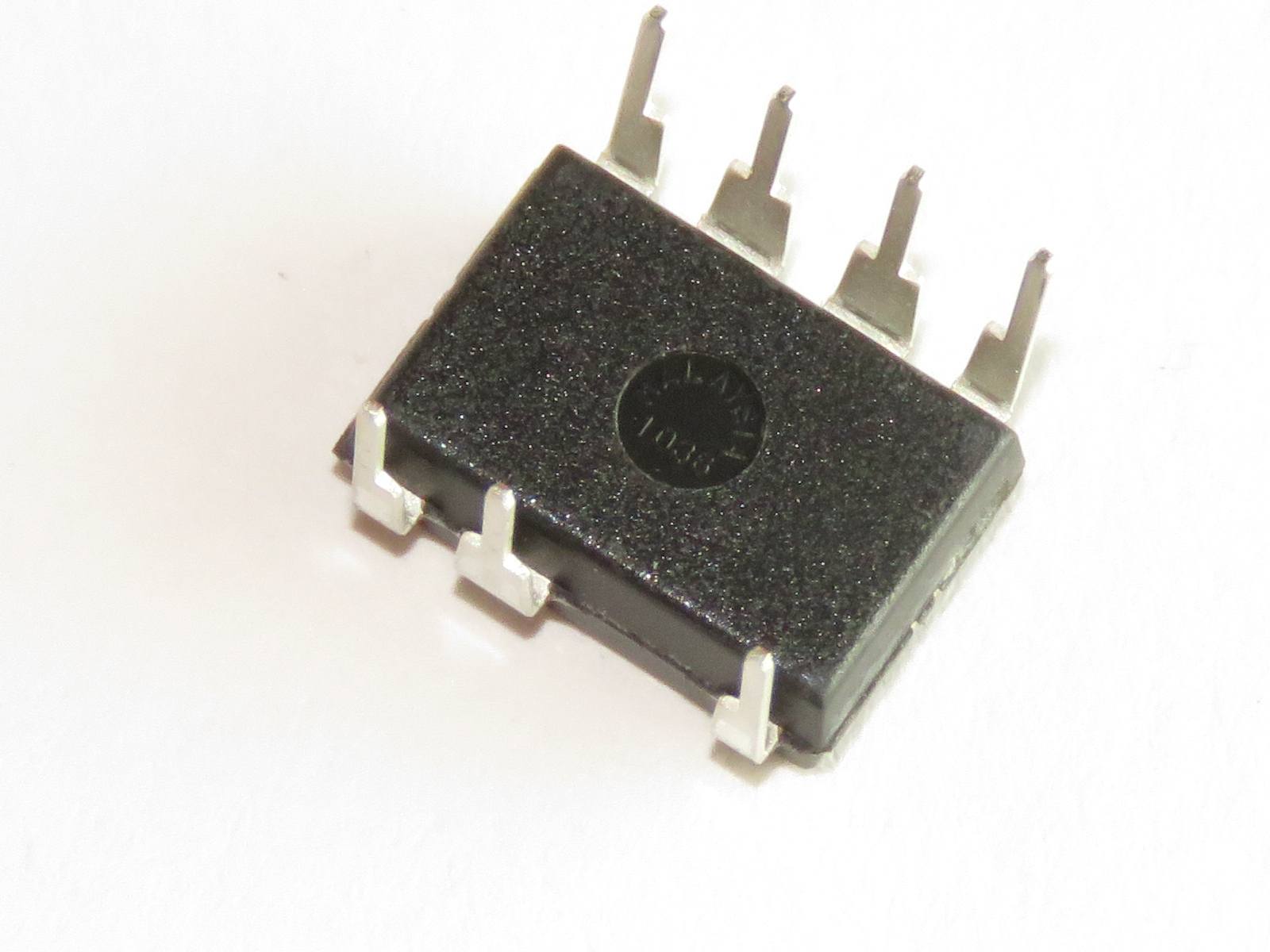 Circuit intégré LNK304PN (image 3/3)