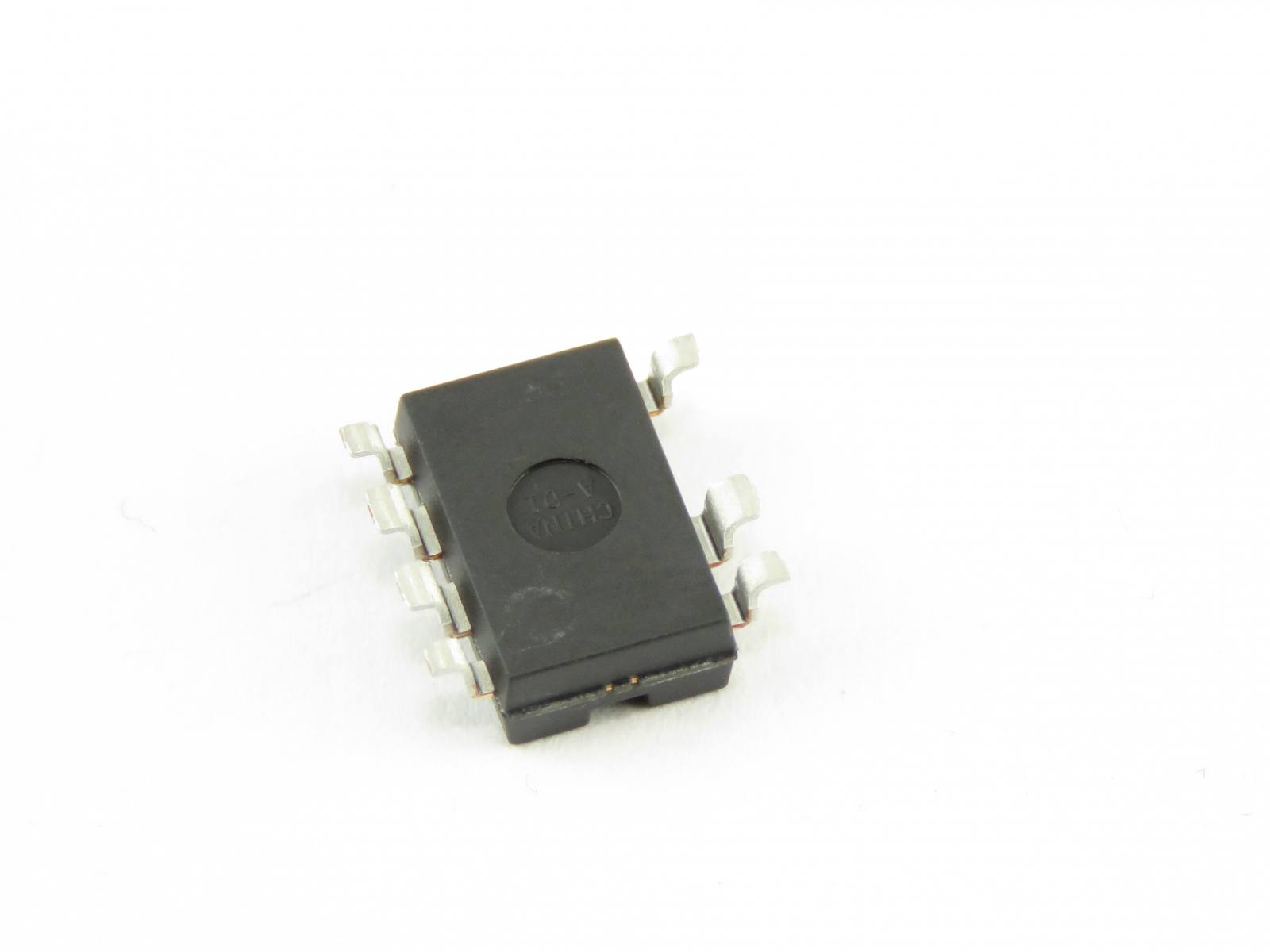 Circuit intégré LNK364GN (image 2/2)