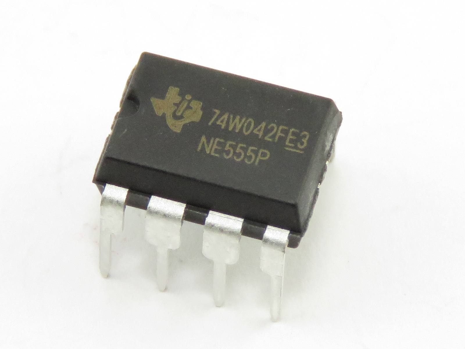 Circuit intégré timer NE555P