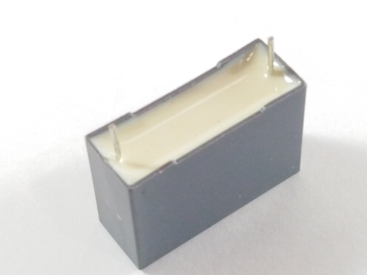 Condensateur 1.5uF 275V R46KR415050M1K (image 2/2)