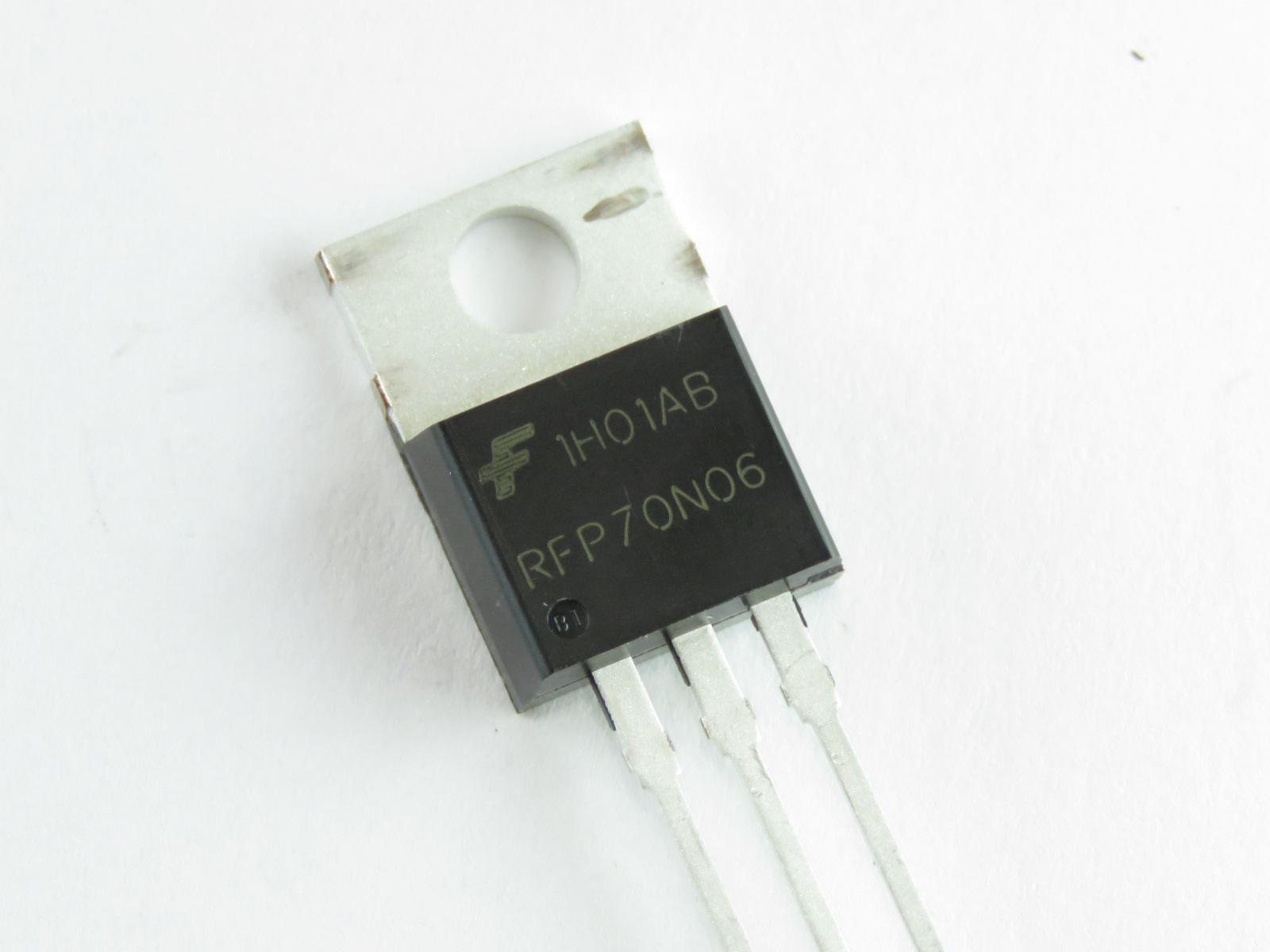 Transistor RFP70N06