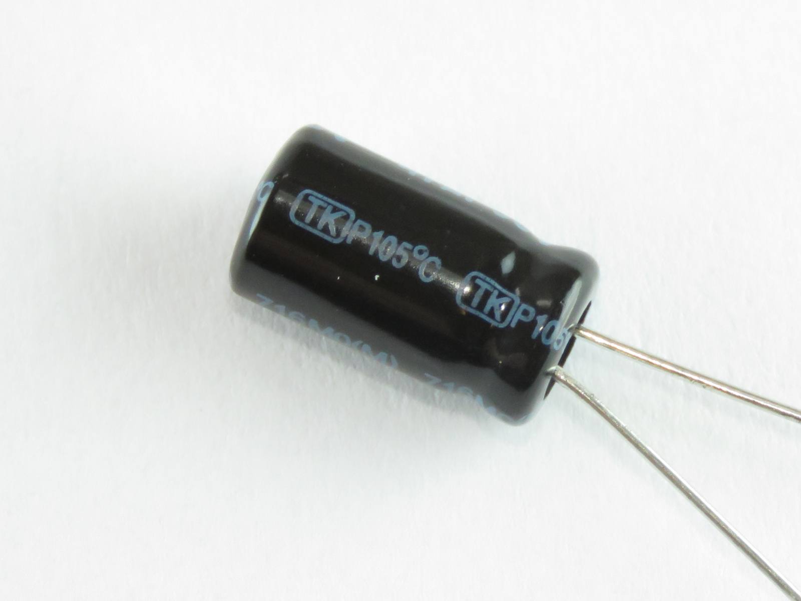 Condensateur chimique 47uF 50V TKR470M1HE11M (image 2/3)